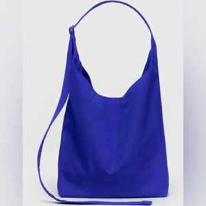 BAGGU Large Nylon Sling Lapis Blue